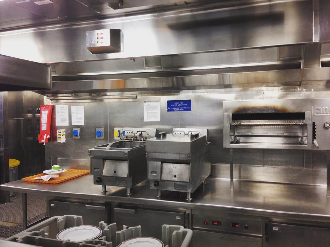 Behind the scenes in the galley of the Zuiderdam