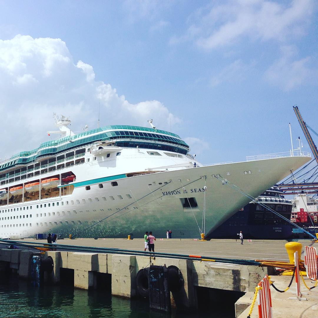 Royal Caribbean Vision of the Seas docked in Cartagena