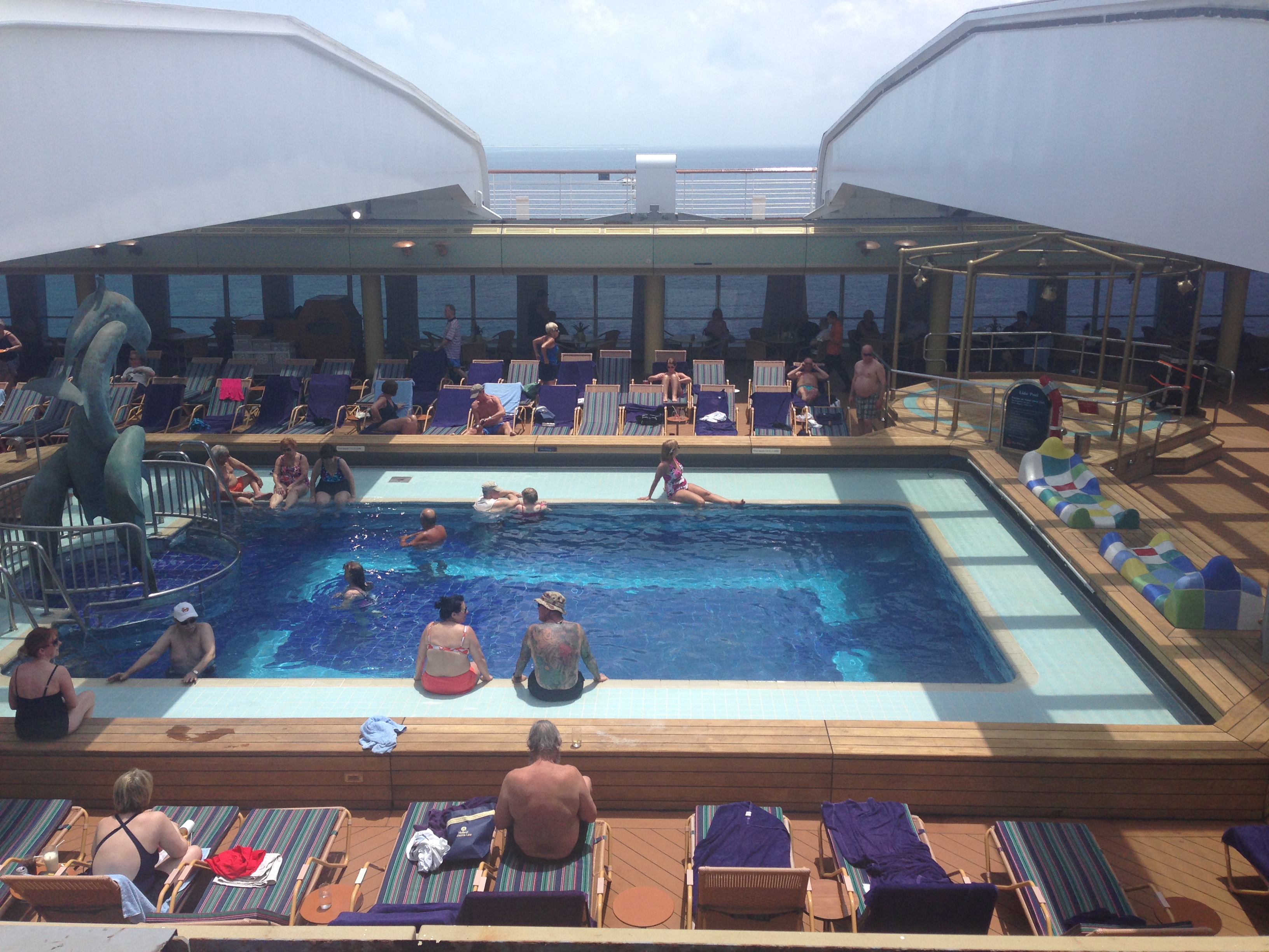 The Lido Pool on the ms Veendam