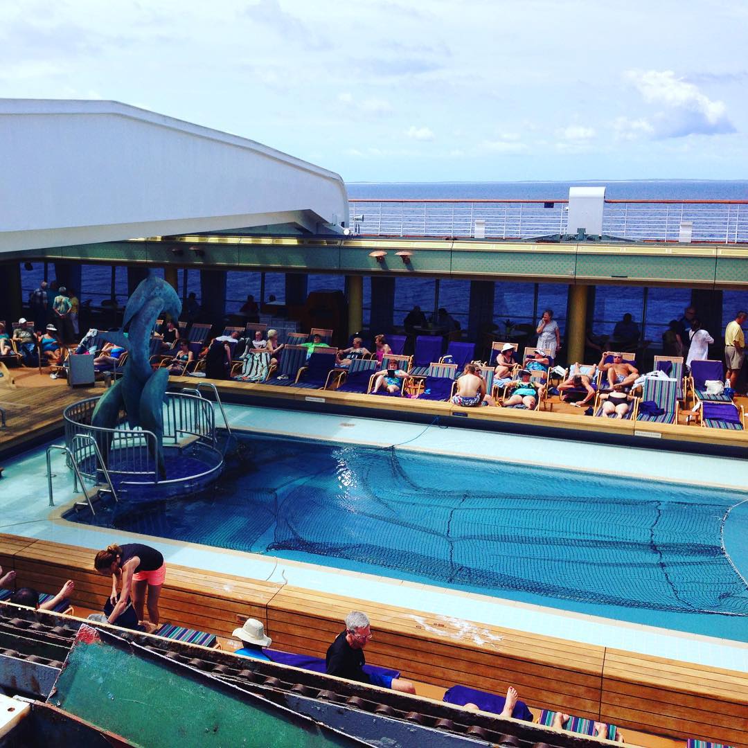 Lido pool on the Veendam