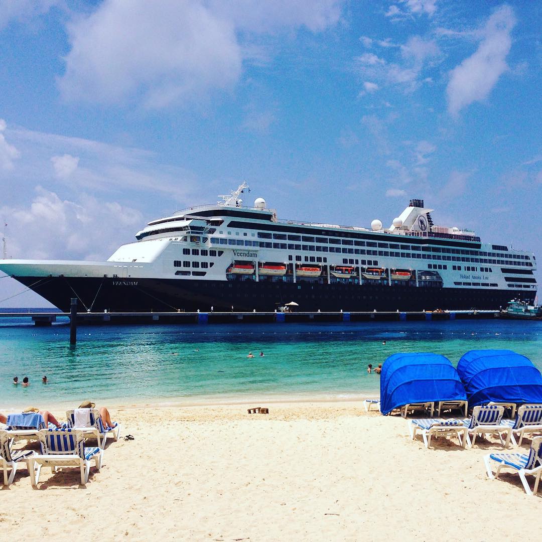 Veendam docked in Grand Turk