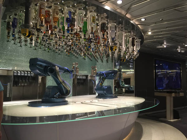 Robots making my drink at the Bionic Bar on Quantum of the Seas