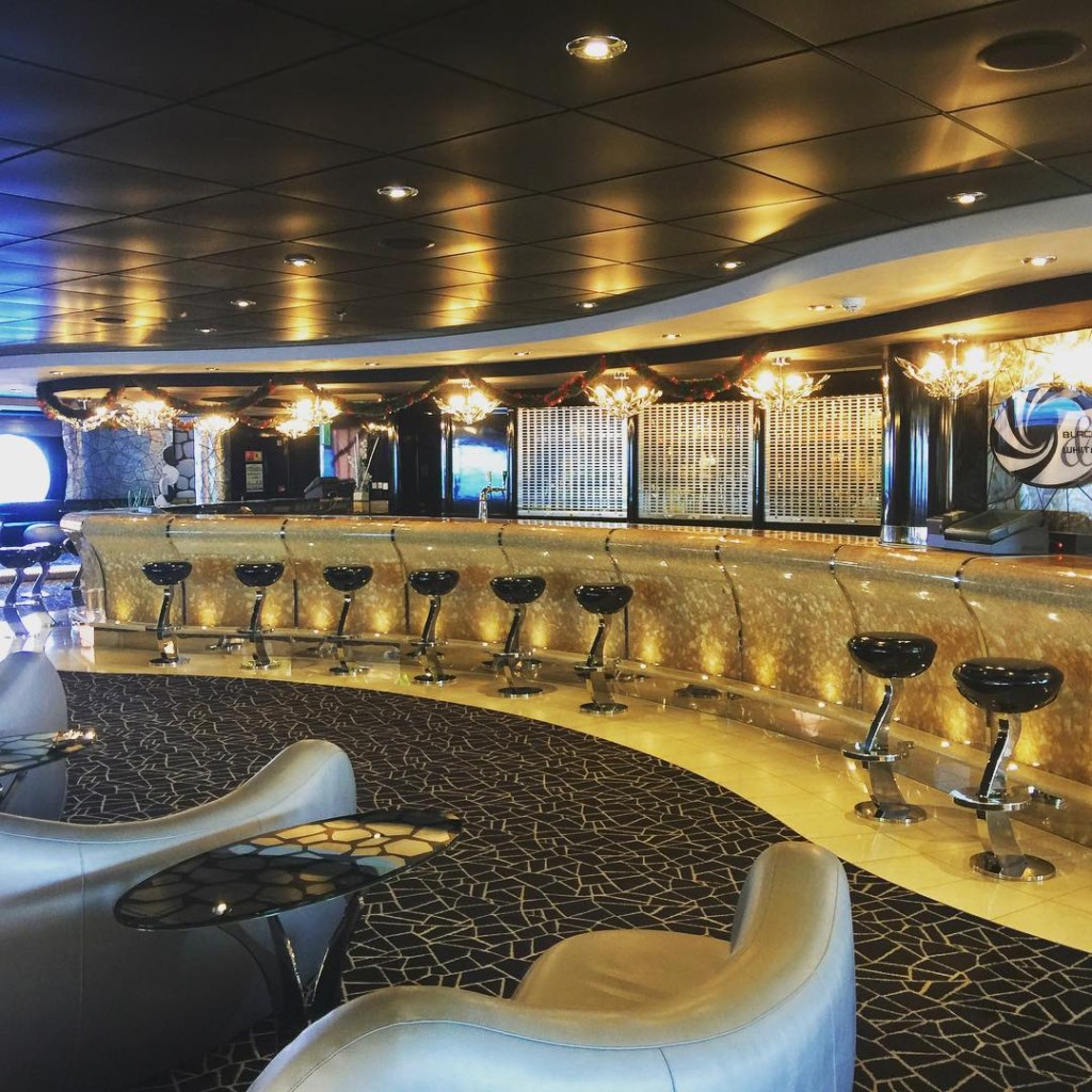 Black and White Lounge on MSC Divina