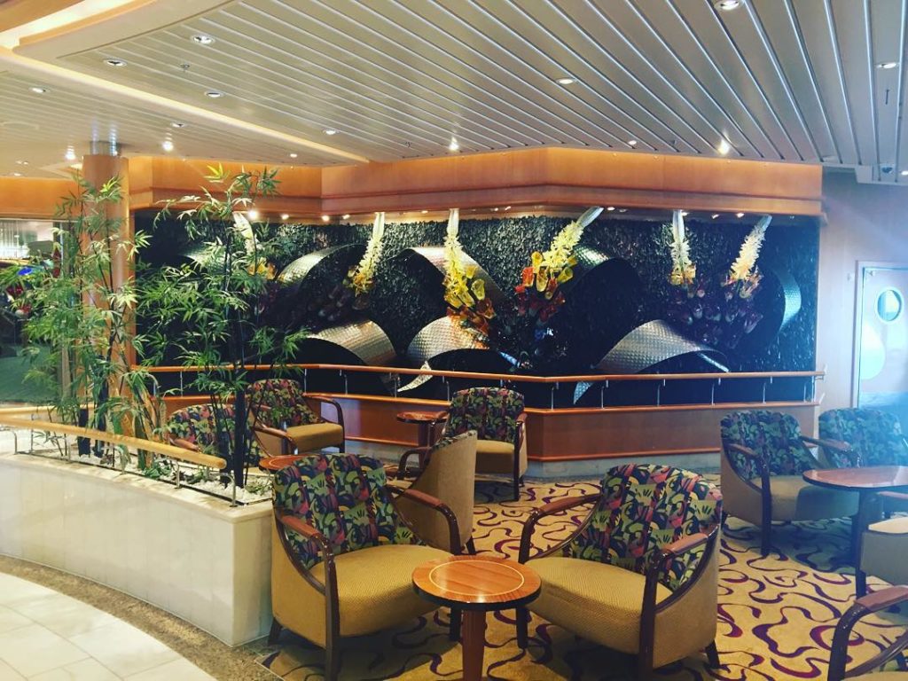 Seating in the Centrum on Independence of the Seas