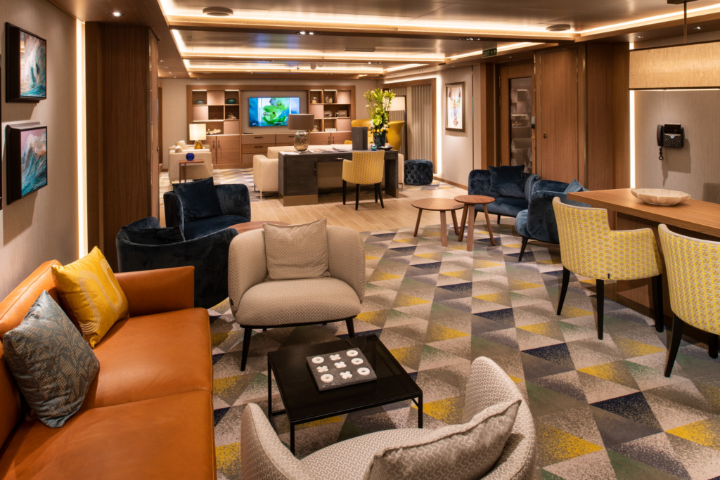 Neptune Lounge on ms Nieuw Statendam. Photo credit: Holland America Line