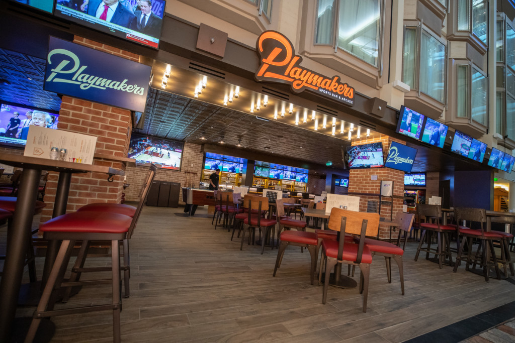 Playmakers Sports Bar & Arcade on the Royal Promenade on Navigator of the Seas gives families a chance to enjoy gameday classics, 50 big-screen TVs, tabletop games, classic arcade hits.