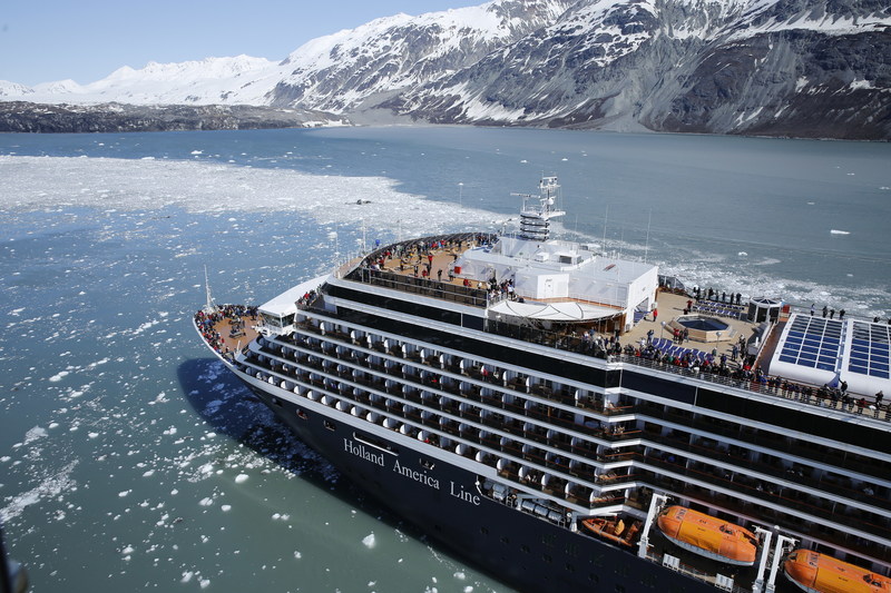 Westerdam in Glacier Bay, Alaska.