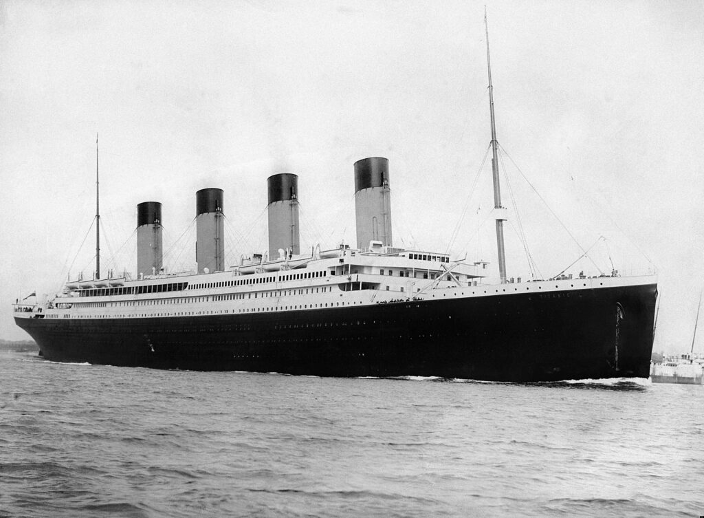 RMS TItanic - Francis Godolphin Osbourne Stuart, Public domain, via Wikimedia Commons