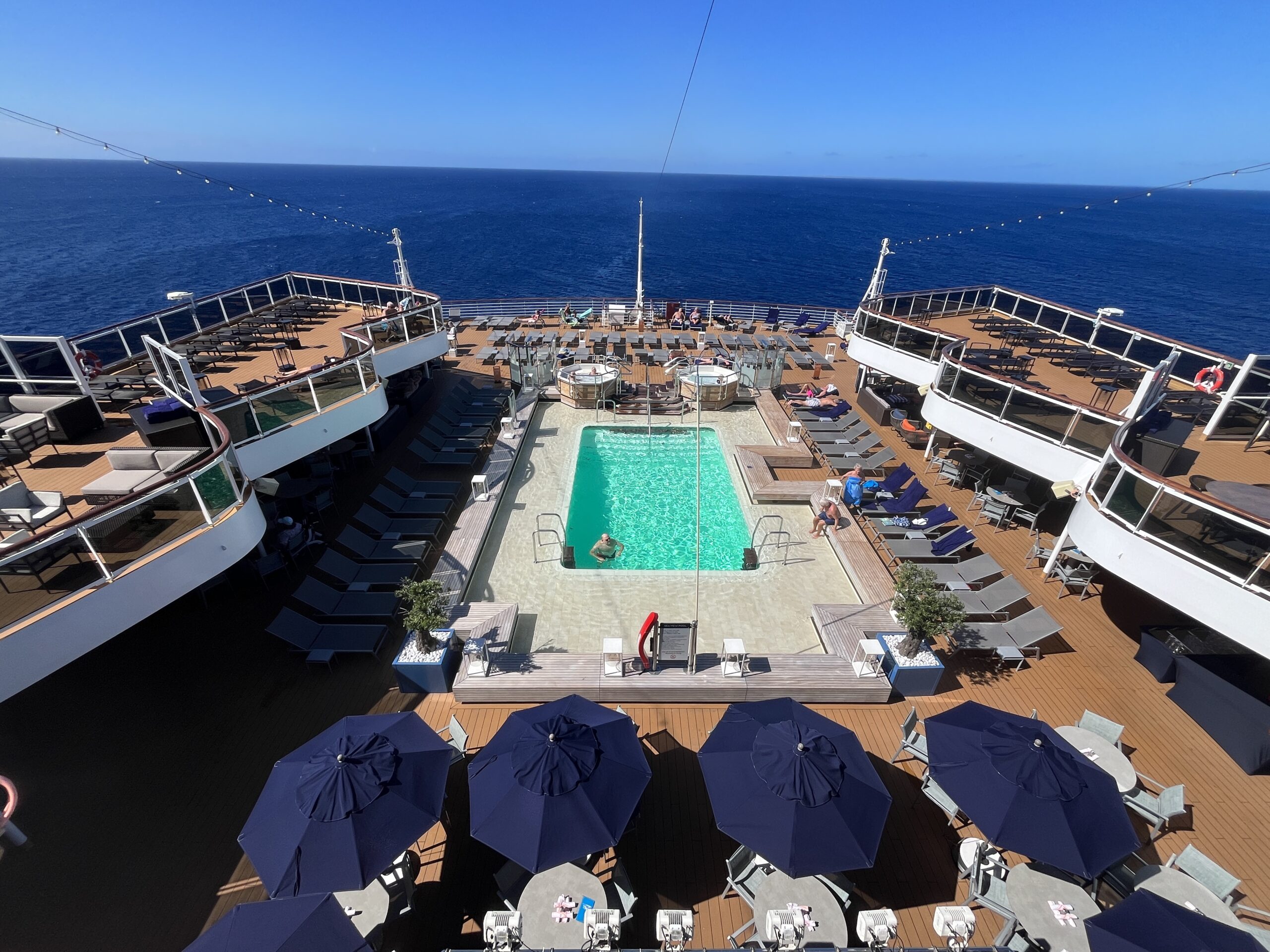 Sea View Pool on Rotterdam