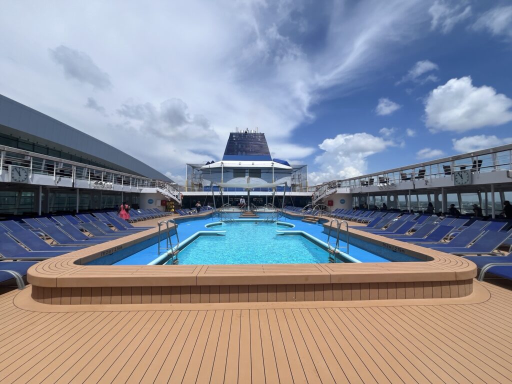 Pool Deck on Norwegian Sky