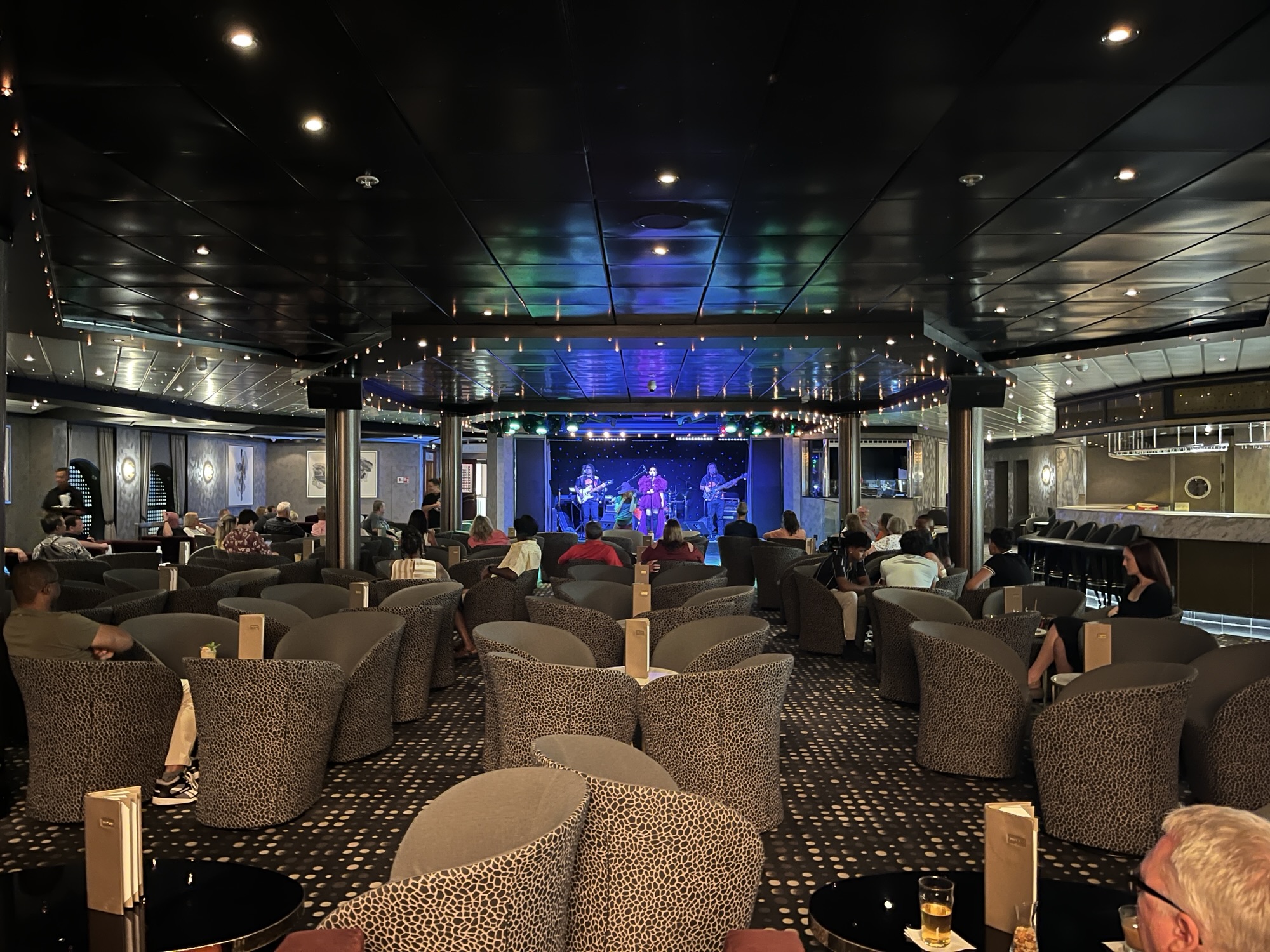 Bliss Lounge on Norwegian Sky