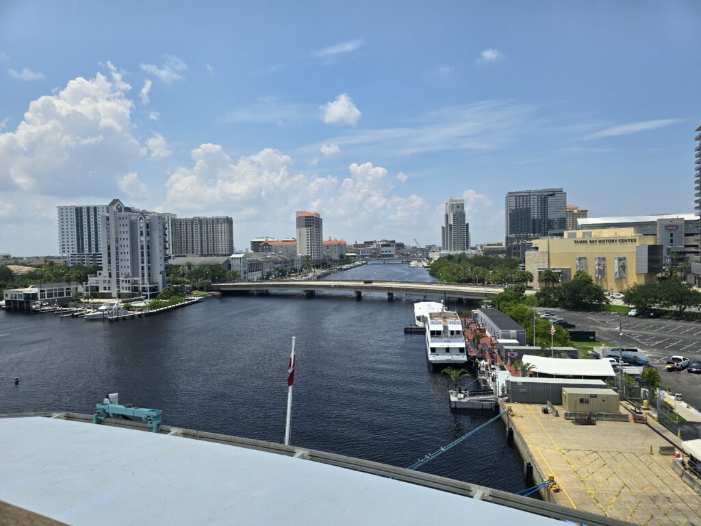 View from the aft of Grandeur of the Seas leaving Tampa