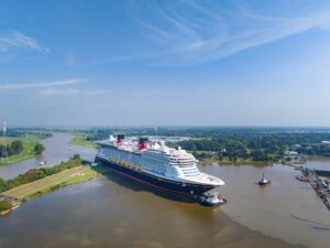 Disney Treasure Completes Ems River Conveyance