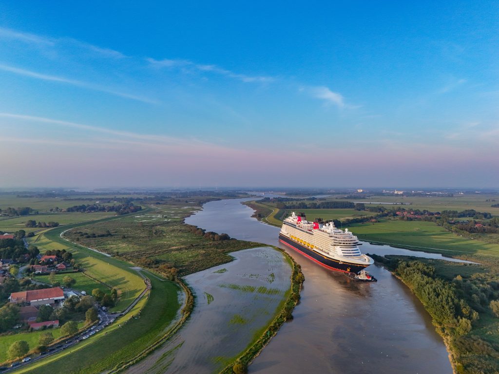 Disney Treasure Completes Ems River Conveyance