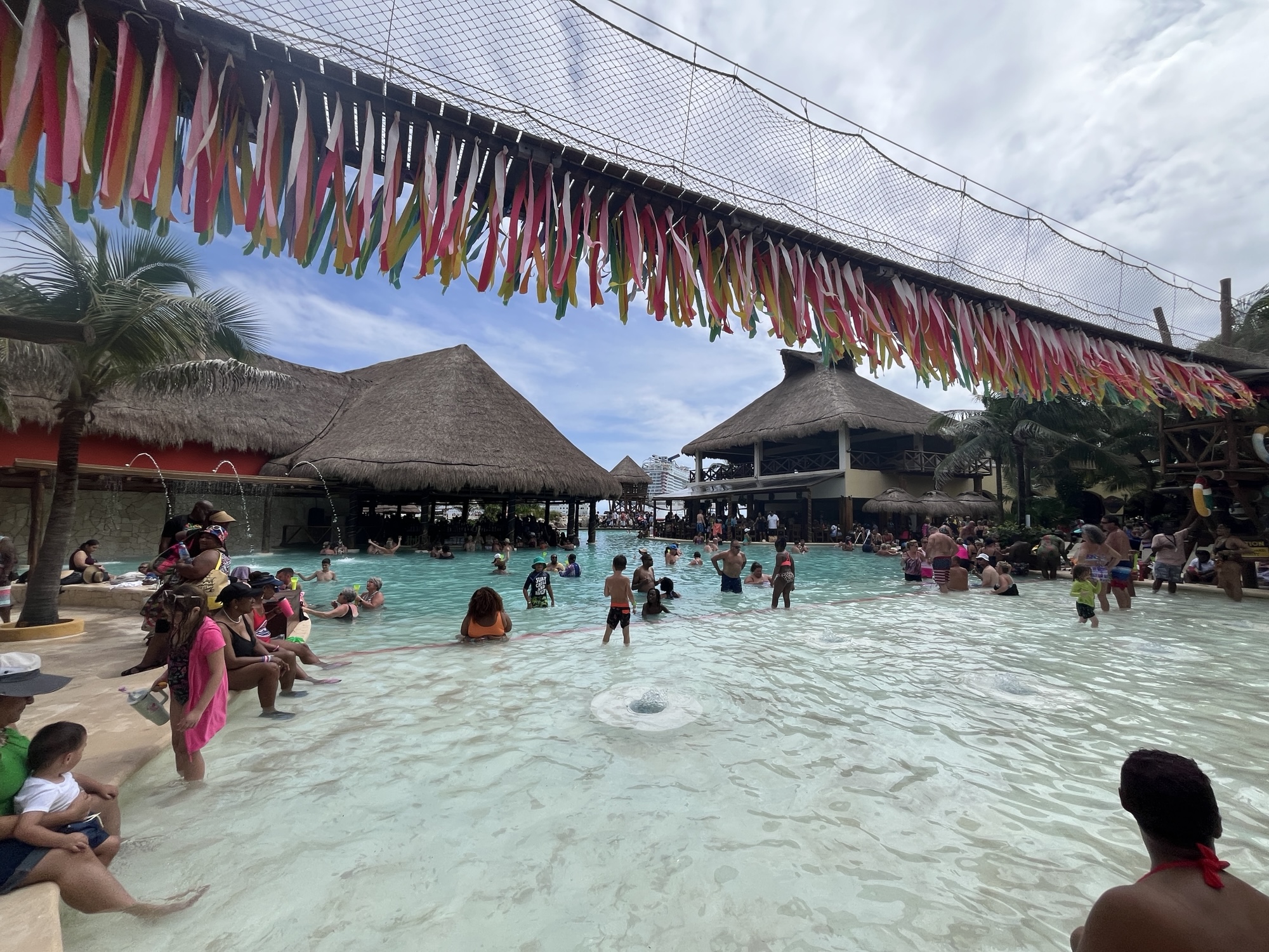 Swim up bar and pool at the port in Costa Maya