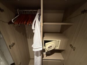 Havana Interior Stateroom 5229 on Carnival Horizon