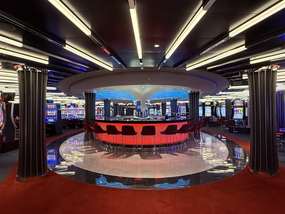 Casino Bar on MSC World America