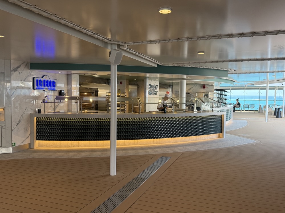 La Boca is the place to grab pizza, hot dogs, burgers, fries and other snacks pool side on MSC World America