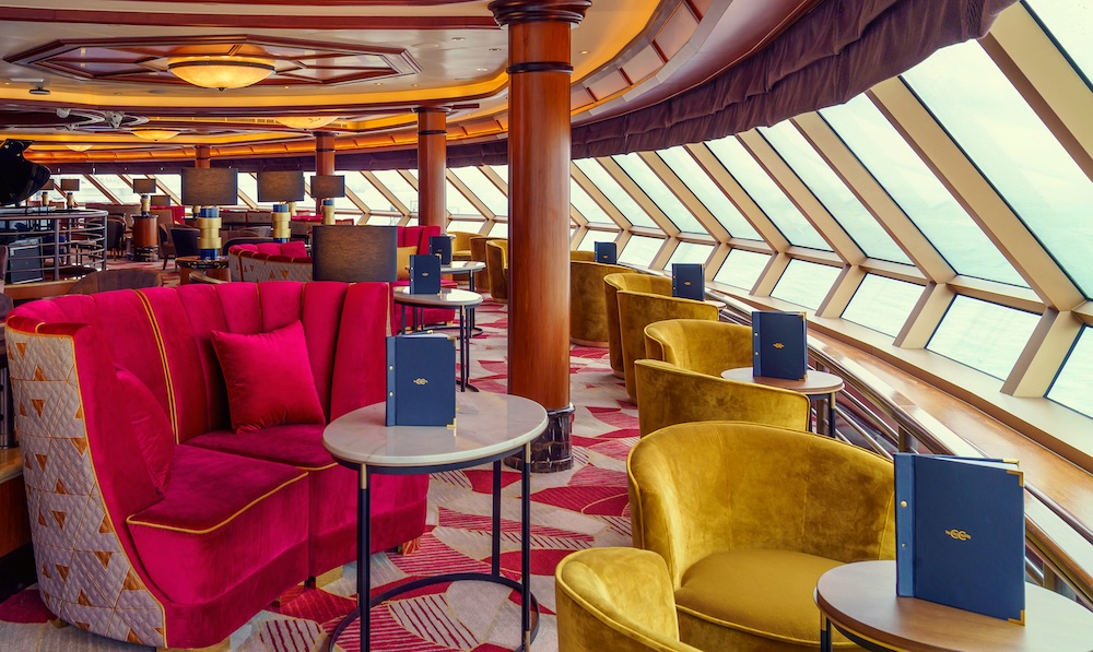 Commodore Club on Queen Elizabeth
