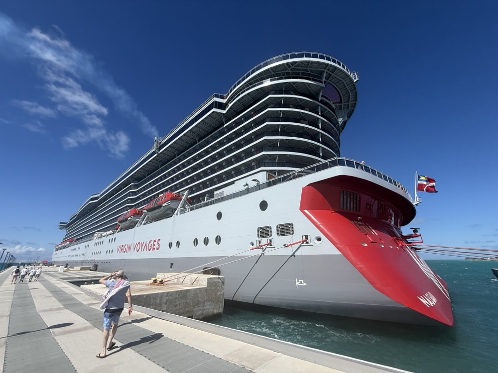 Brilliant Lady docked in Bimini on October 24, 2025