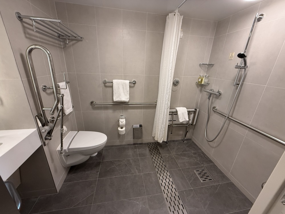 Bathroom in stateroom 2018 on Queen Elizabeth