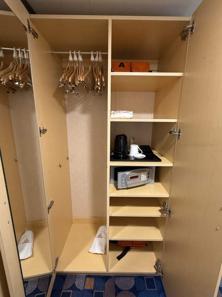 Stateroom 2018 on Queen Elizabeth