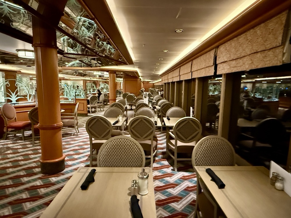 Buffet seating on Queen Elizabeth