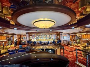 Commodore Club on Queen Elizabeth