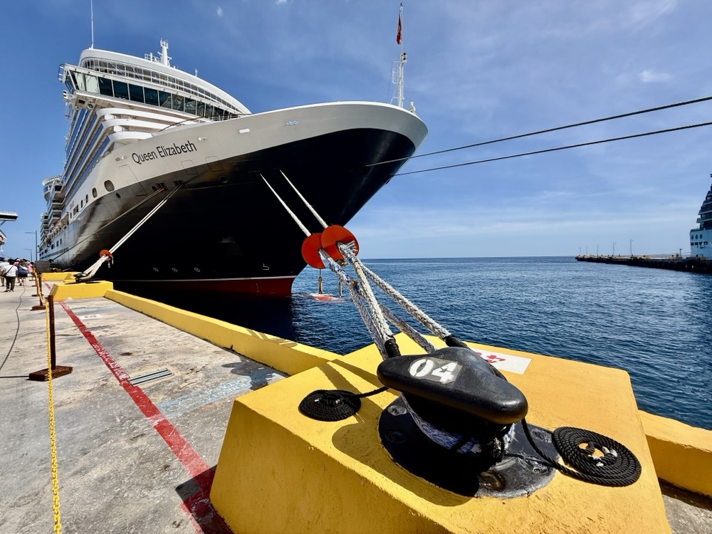 Queen Elizabeth in Costa Maya on October 31, 2025