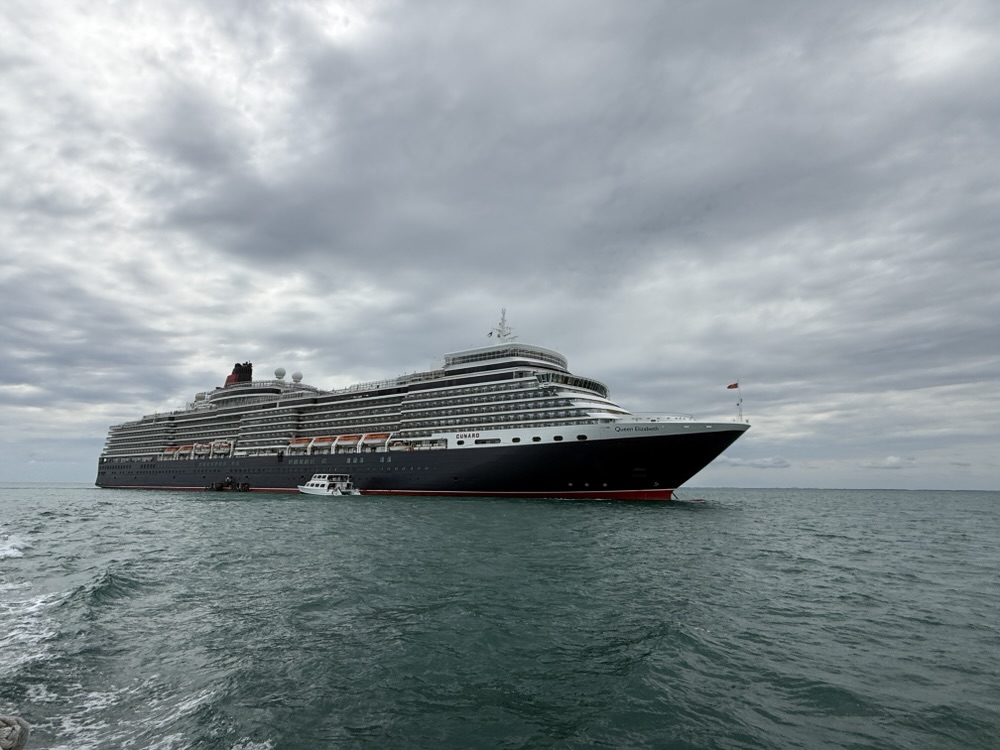 Queen Elizabeth off the coast of Belize on November 3, 2025