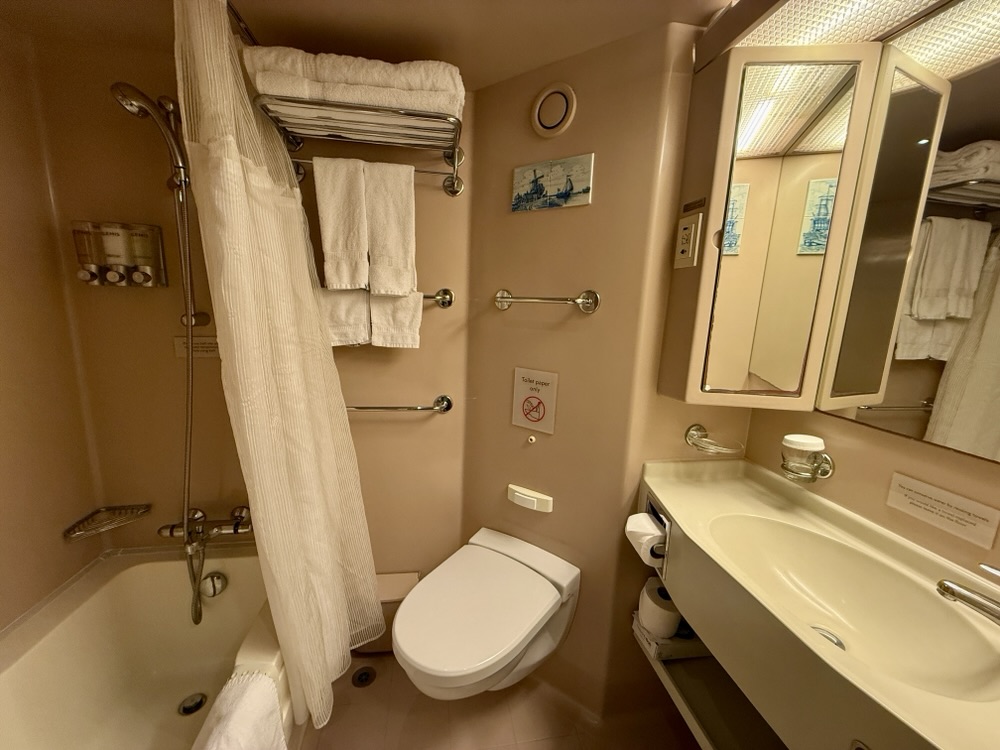 Stateroom 5105 on Zuiderdam