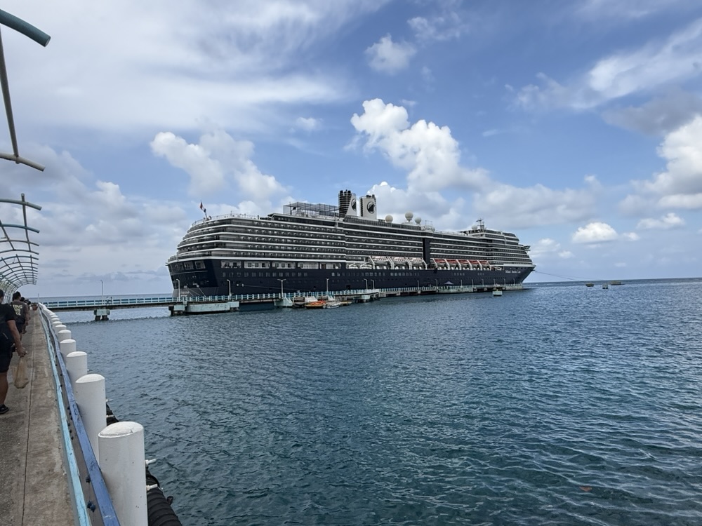 Zuiderdam docked in Ocho Rios on November 11, 2025