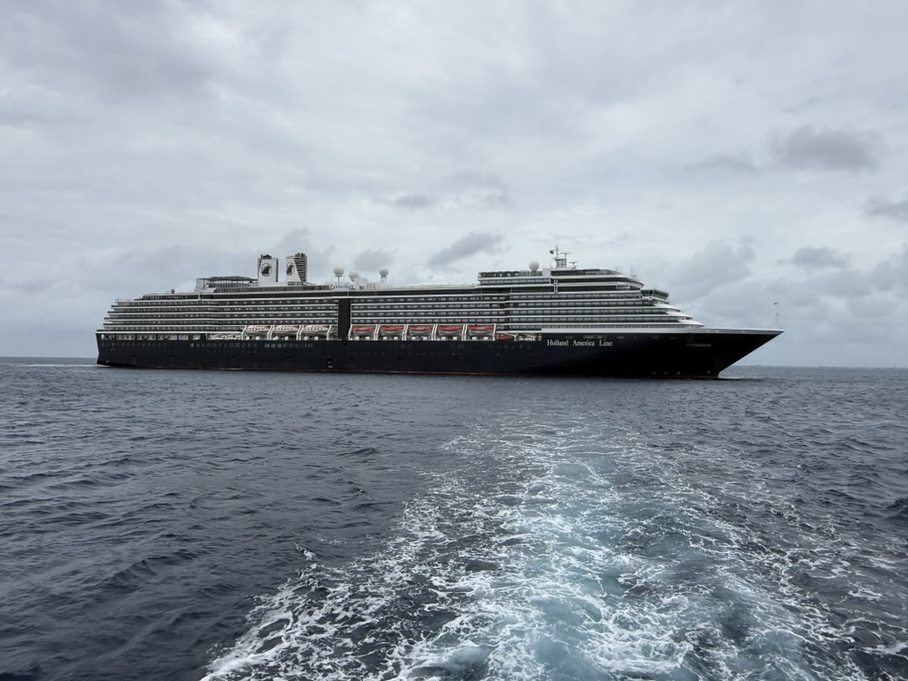 Zuiderdam anchored at Grand Cayman on November 12, 2025