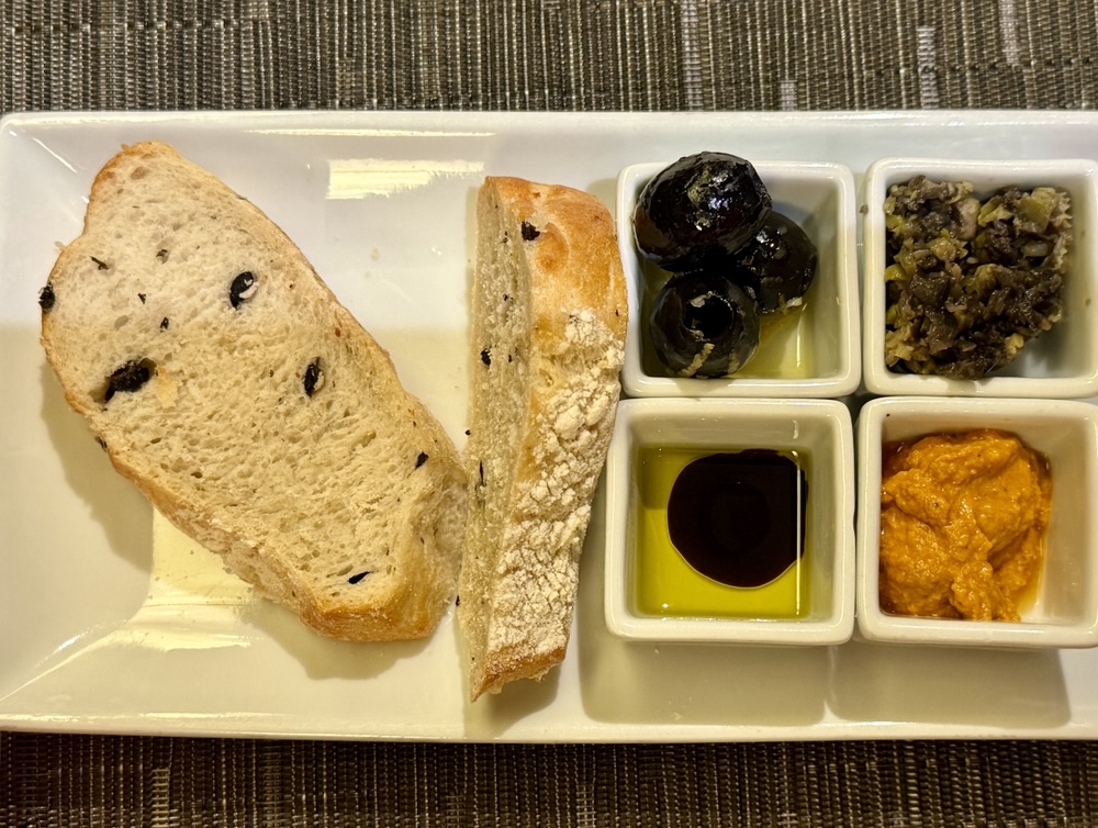 Bread service from Canaletto on Zuiderdam