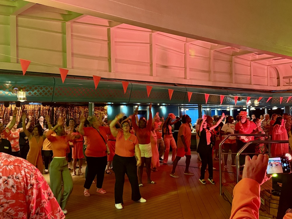 Orange Party on Zuiderdam