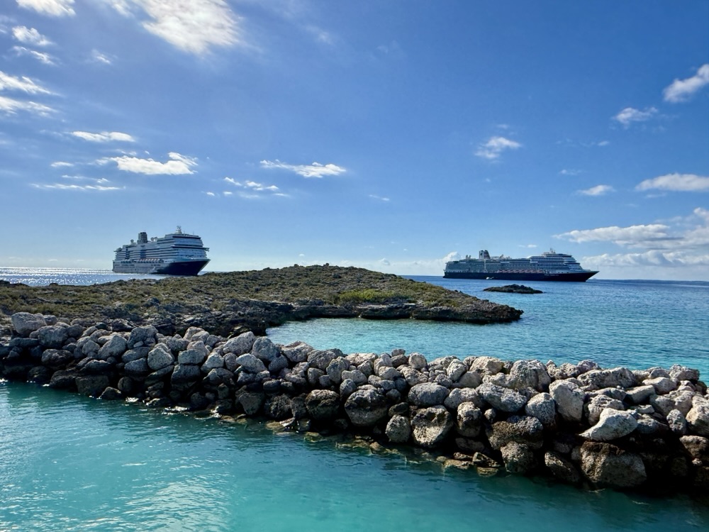 Koningsdam (L) and Rotterdam (R) at anchor at Half Moon Cay on November 17, 2025