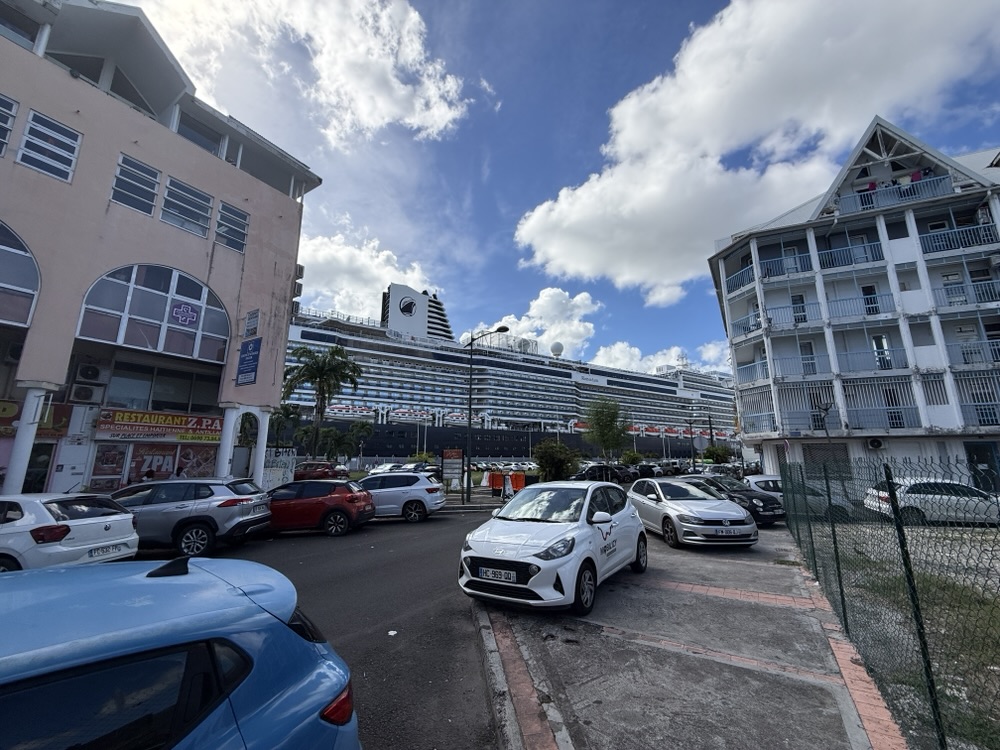 Rotterdam docked in Pointe-a-Pitre on November 24, 2025