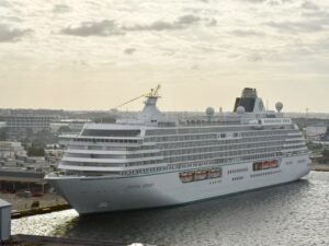 Crystal Serenity at Port Everglades on November 28, 2025