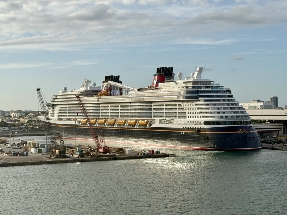 Disney Destiny at Port Everglades on November 28, 2025