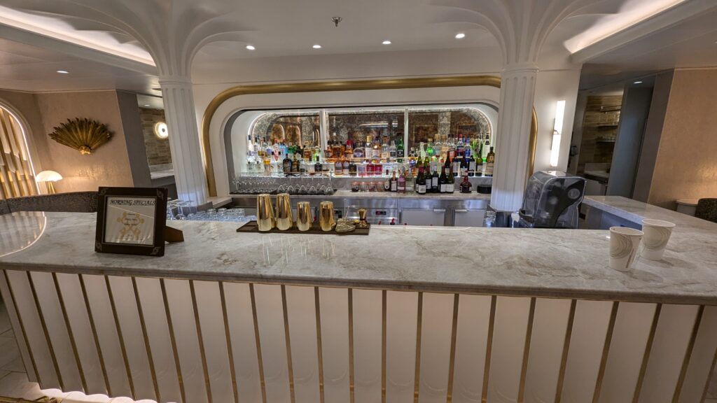 Concierge Lounge on the Disney Dream