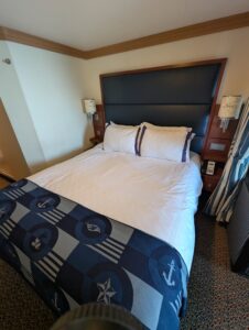 Deluxe Oceanview with Verandah stateroom layout on the Disney Fantasy