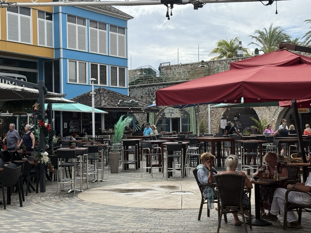 Shops and restaurants at Rif Fort in Curacao