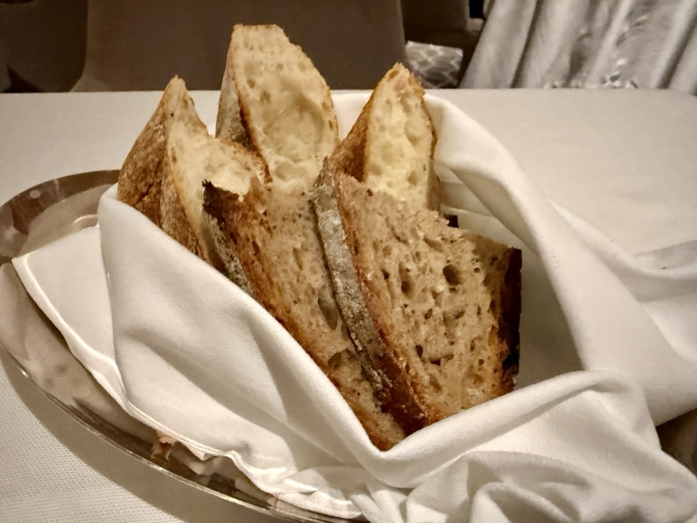 Bread service at Fil Rouge on Explora I