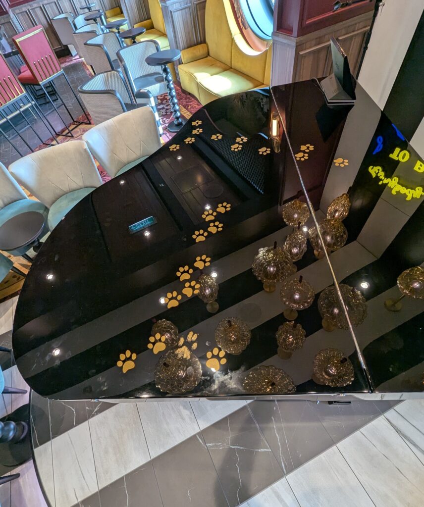 Scat Cat Lounge on the Disney Treasure