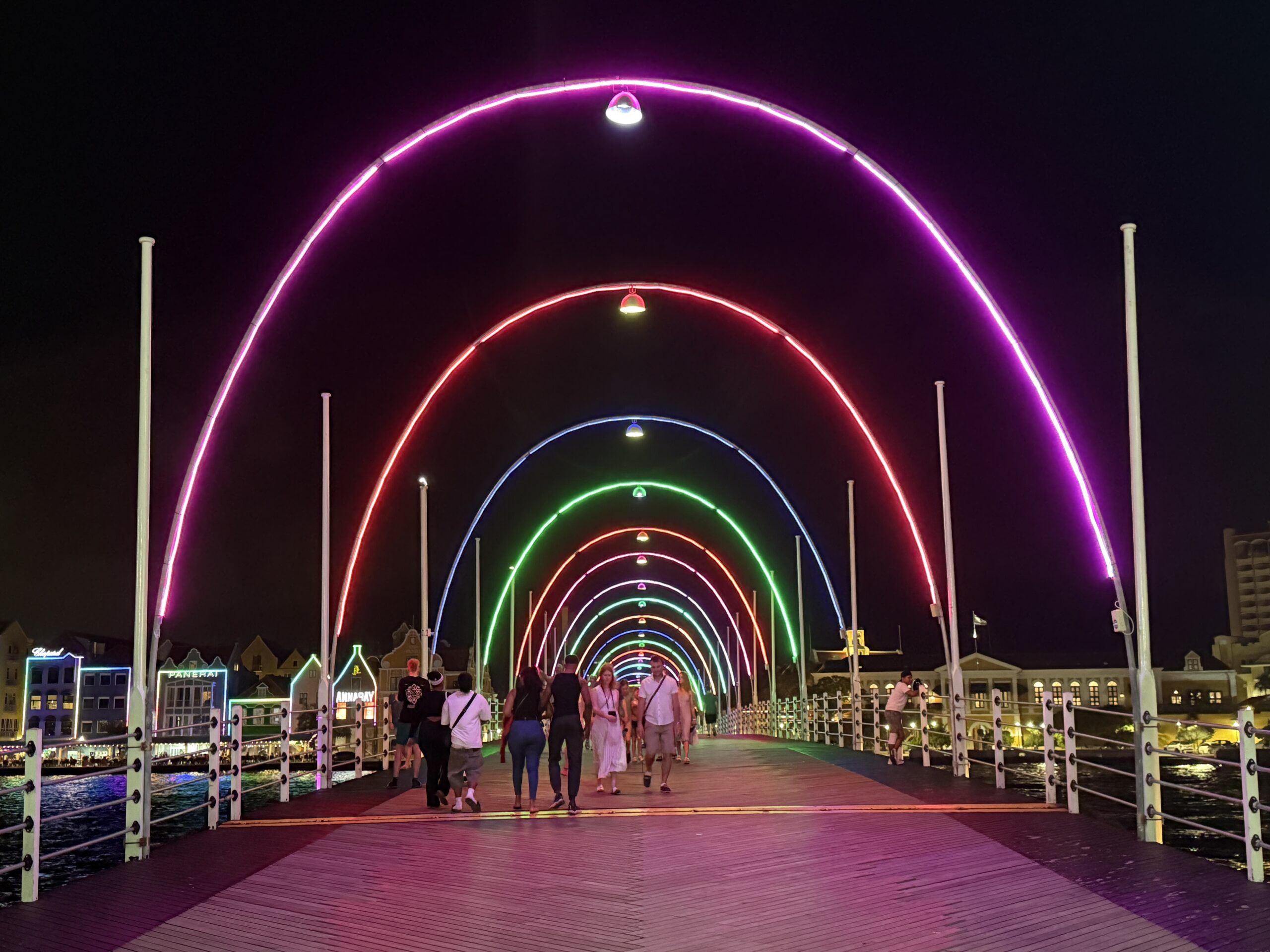 Queen Emma Bridge, Curacao