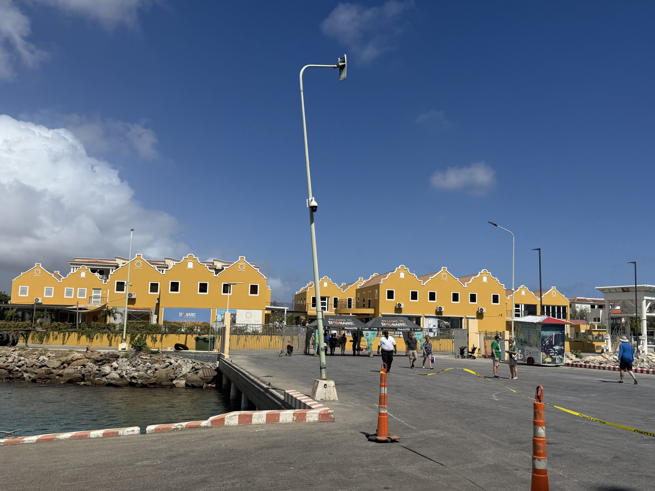 The minimalistic cruise port of Bonaire