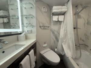 Bathroom 2 - sink, toilet, and tub / shower in Family Ocean View Stateroom 1028 on Rotterdam
