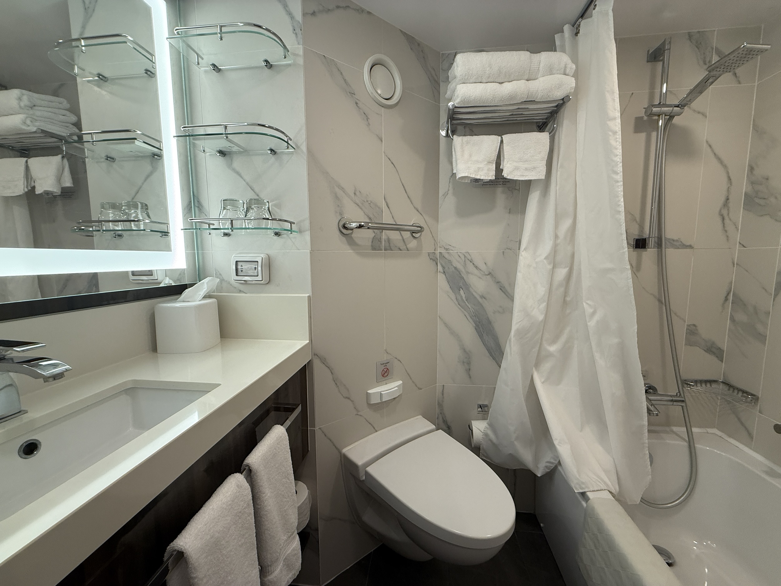 Bathroom 2 - sink, toilet, and tub / shower in Family Ocean View Stateroom 1028 on Rotterdam
