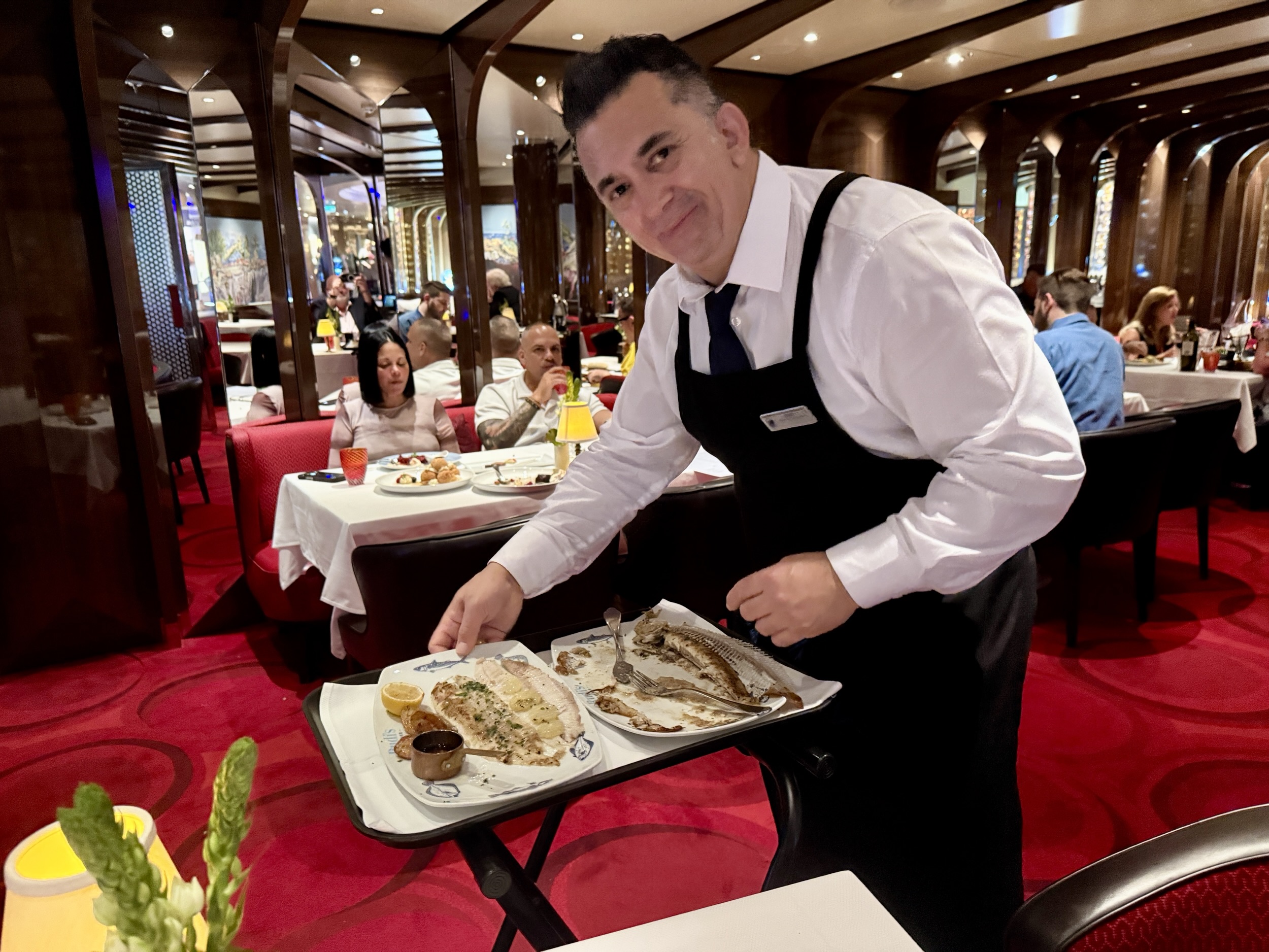 My server preparing the Dover sole meunière in Rudi's Sel de Mer on Rotterdam