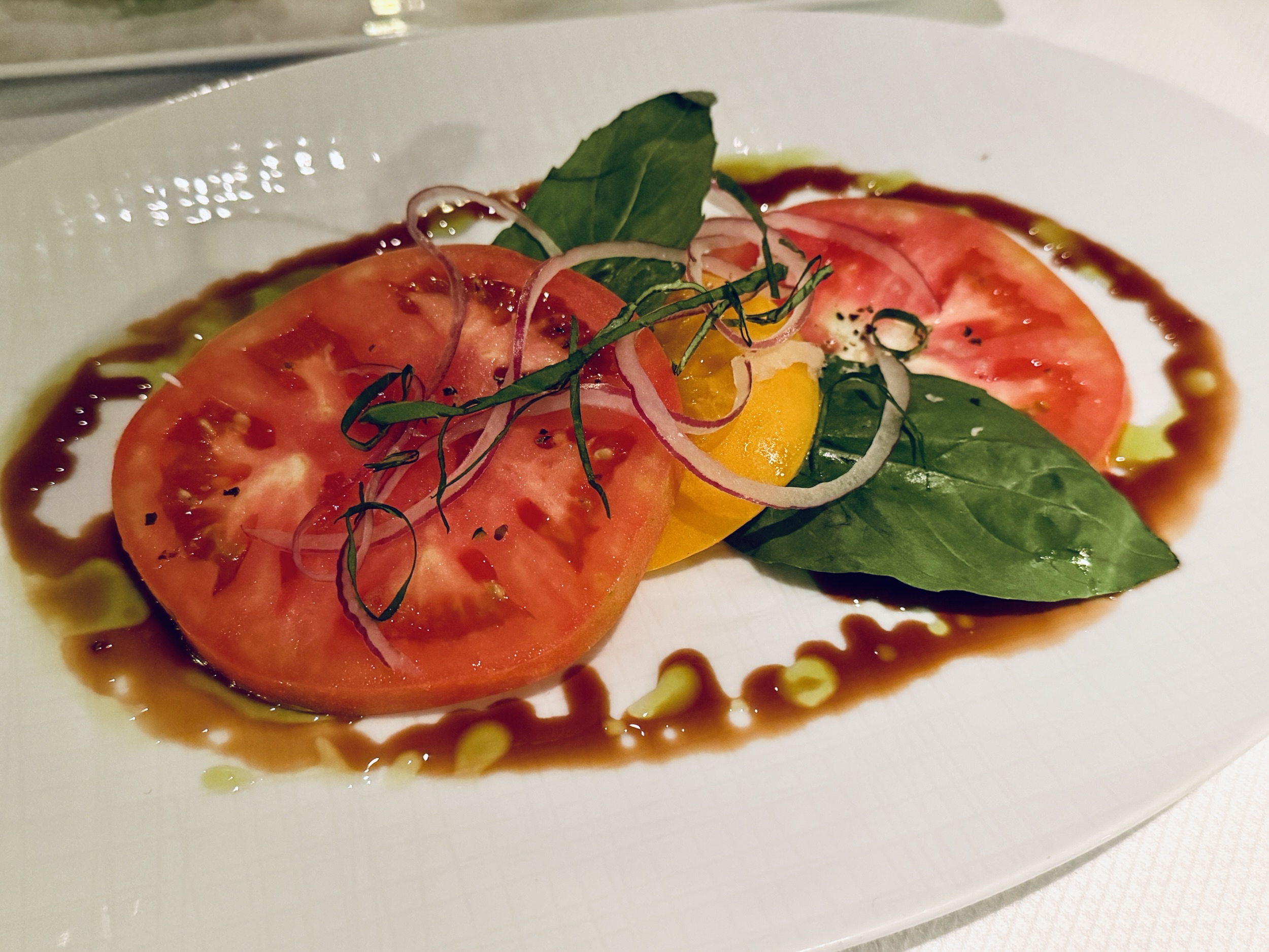 Beefsteak tomato salad from Pinnacle Grill on Koningsdam